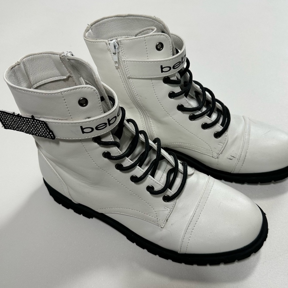 Bebe Dayani Studded Rhinestone Combat Platform Boots Womens Size 9.5